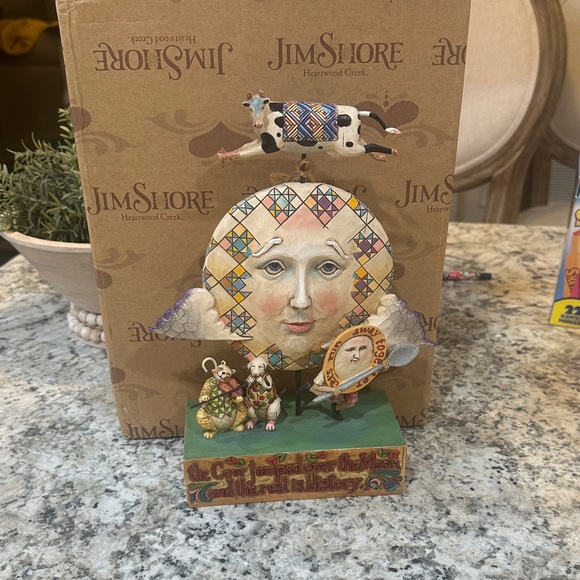 Jim Shore- The Cow Jumped Over the Moon - Picture 5 of 5